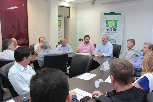 Samae participa de reunião com empresários sobre a Barragem de Botuverá