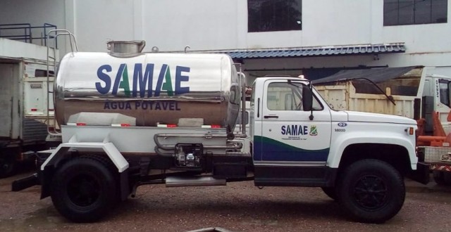 SAMAE PREPARA CAMINHÃO PIPA PARA GARANTIR O ABASTECIMENTO DE ÁGUA DA 33ª FENARRECO.