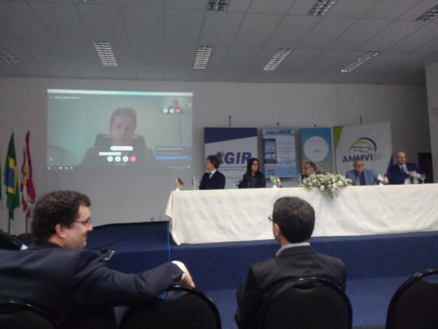 SAMAE Brusque apresenta Plano de Gestão de Perdas de Água e Energia em último encontro da iniciativa Redes de Aprendizagem